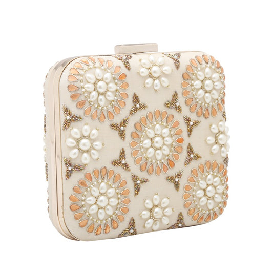 Symmetry clutch