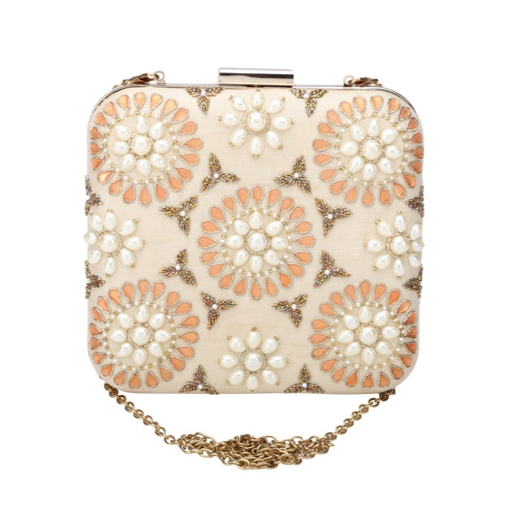 Symmetry clutch