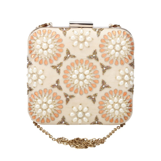 Symmetry clutch
