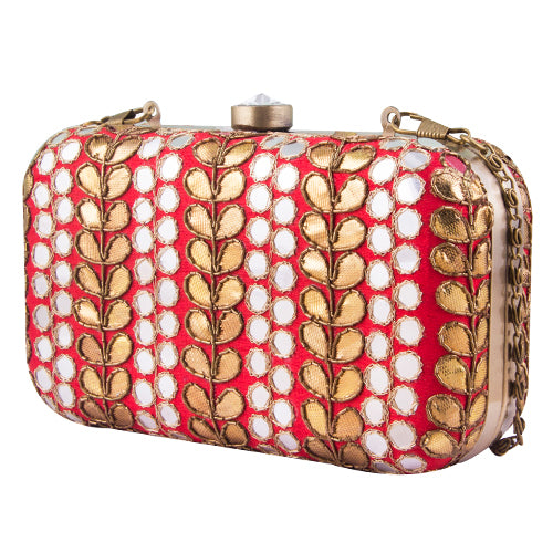 Gotapatti red clutch