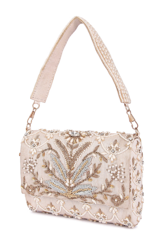 Classy subtle clutch