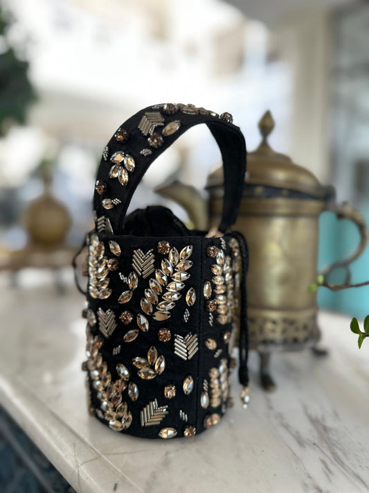 Noir luxe potli