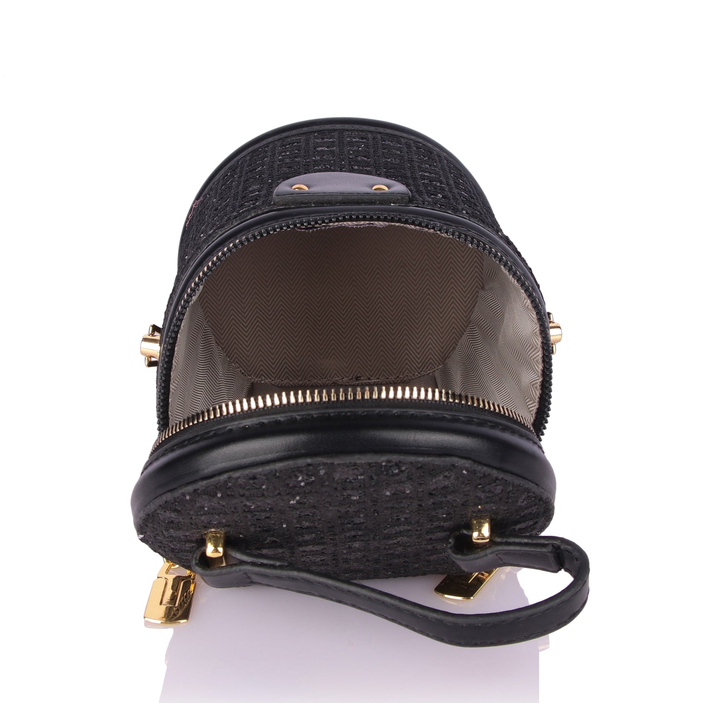 Raven rattan bag