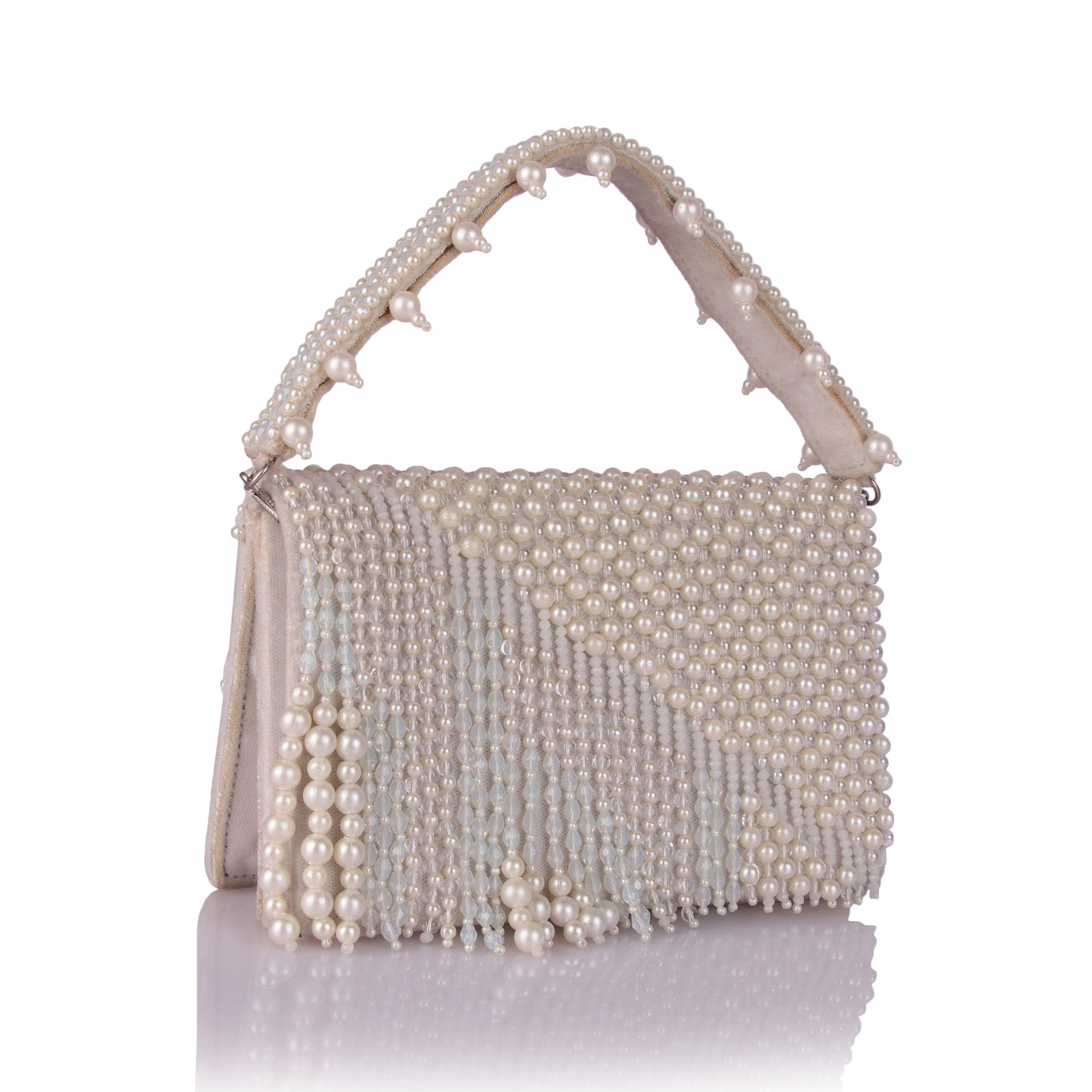 Pearl hanging clutch