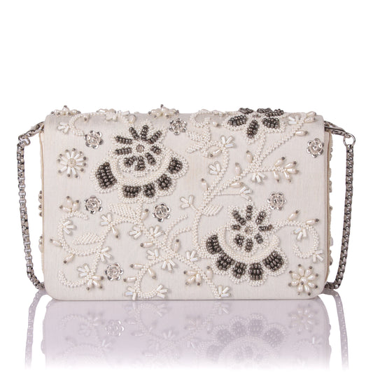 Pit pat pearl clutch