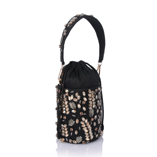 Noir luxe potli