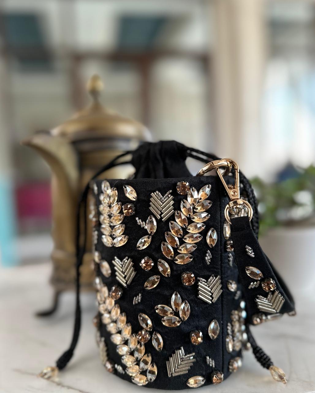 Noir luxe potli